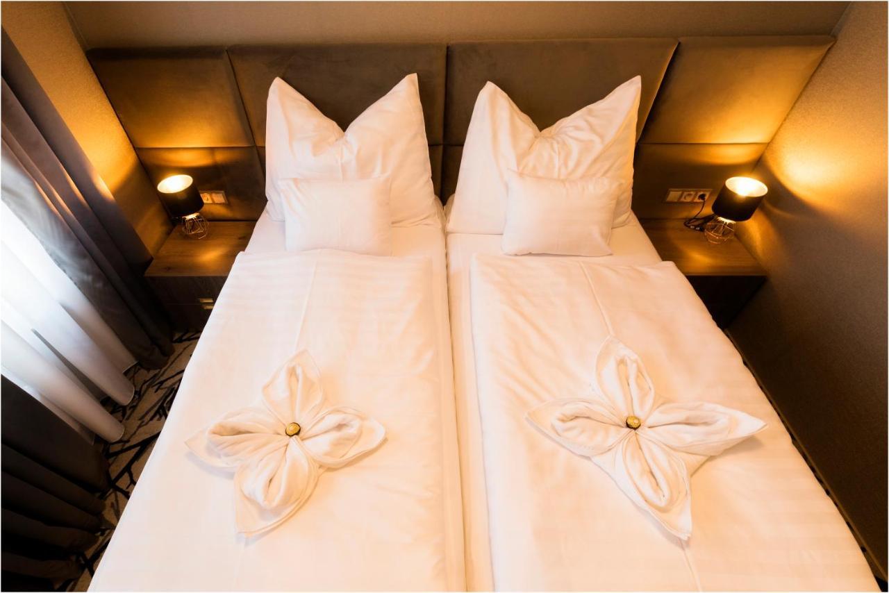 Hotel Szatmari & Etterem Jászberény Εξωτερικό φωτογραφία