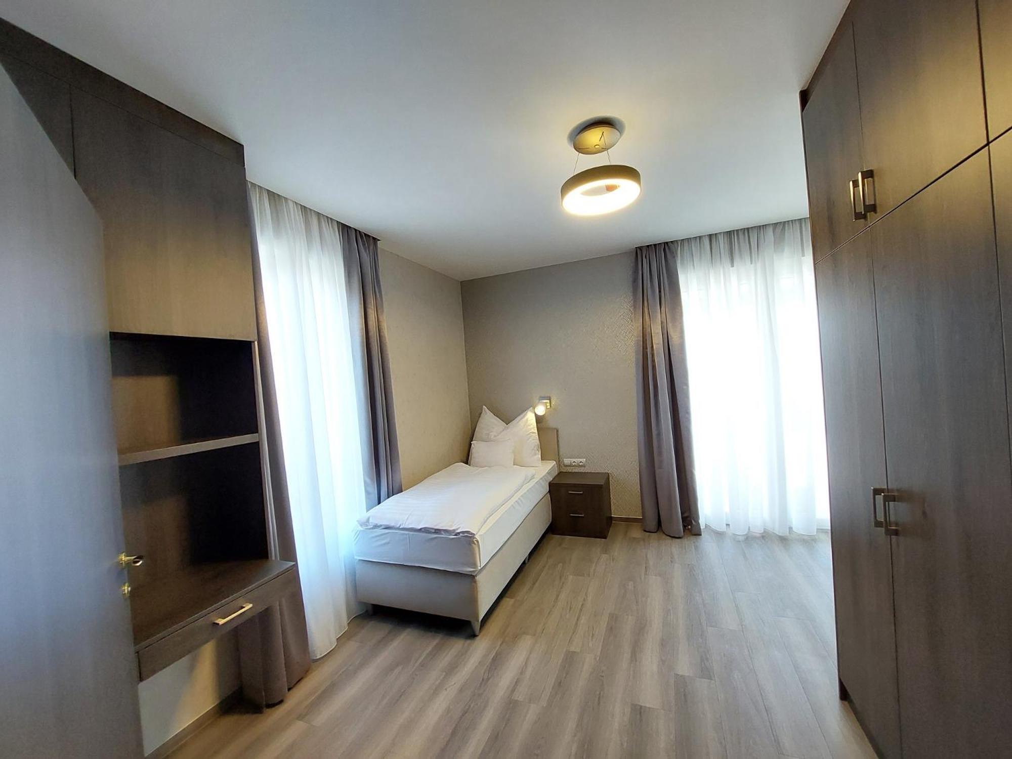 Hotel Szatmari & Etterem Jászberény Εξωτερικό φωτογραφία