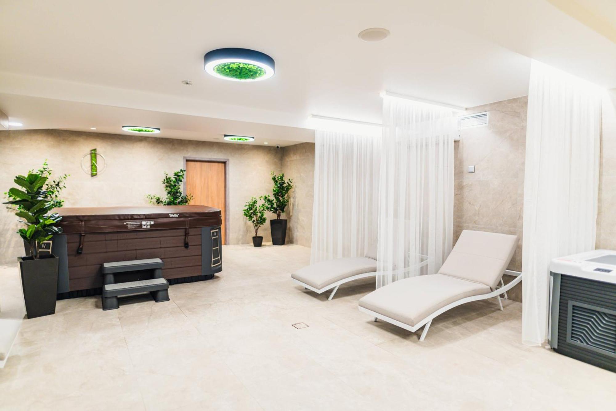 Hotel Szatmari & Etterem Jászberény Εξωτερικό φωτογραφία